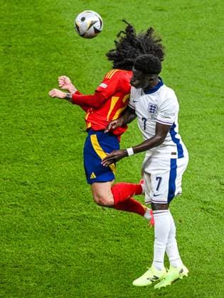 BERLIN - (l-r) Marc Cucurella of Spain, Bukayo Saka of England during the UEFA EURO, EM, Europameisterschaft,Fussball 2024 Final match between Spain and England at the Olympiastadion on July 14, 2024 in Berlin, Germany. ANP Hollandse Hoogte UEFA EURO 2024 FINAL 2024 xVIxANPxSportx xGerritxvanxKeulenxIVx 503476463 originalFilename: 503476463.jpg