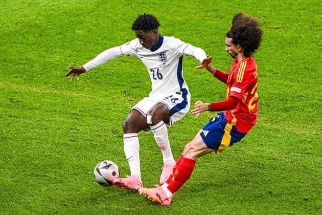 BERLIN - (l-r) Kobbie Mainoo of England, Marc Cucurella of Spain during the UEFA EURO, EM, Europameisterschaft,Fussball 2024 Final match between Spain and England at the Olympiastadion on July 14, 2024 in Berlin, Germany. ANP Hollandse Hoogte UEFA EURO 2024 FINAL 2024 xVIxANPxSportx xGerritxvanxKeulenxIVx 503477646 originalFilename: 503477646.jpg