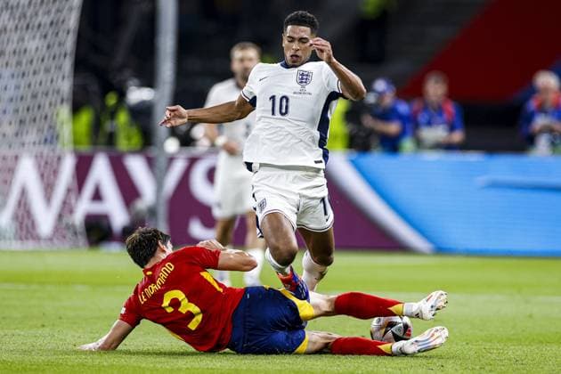 BERLIN, 14-07-2024, Olympia Stadium , European Football Championship Euro2024, final match no.51 between Spain and England. England player Judge Bellingham, Spain player Robin Le Normand Spain - England (Euro2024)  x25759937x Copyright: