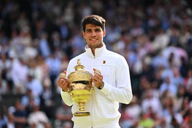Wimbledon - Carlos Alcaraz v Novak Djokovic Carlos Alcaraz (ESP) wins his second Wimbledon trophy at the 2024 Wimbledon Championships at the AELTC in London, UK, on July 14, 2024. Photo by Corinne Dubreuil ABACAPRESS.COM London United Kingdom  Copyright: xDubreuilxCorinne ABACAx