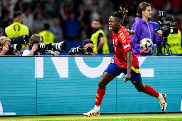 2024-07-14 Spain v England - UEFA EURO, EM, Europameisterschaft,Fussball 2024 Final BERLIN, GERMANY - JULY 14: Nico Williams of Spain celebrates after scoring his teams first goal during the UEFA EURO 2024 Final match between Spain and England at Olympiastadion on July 14, 2024 in Berlin, Germany. Berlin Olympiastadion Germany Content not available for redistribution in The Netherlands directly or indirectly through any third parties. Copyright: xAndrexWeeningx