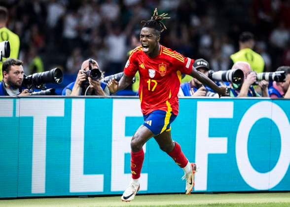 Bilder des Jahres 2024, Sport 07 Juli Sport Themen der Woche KW28 Sport Bilder des Tages Berlin, Olympiastadion, 14.07.2024: Nico Williams of spain celebrates scoring the 1:0 goal during the final match at the UEFA EURO, EM, Europameisterschaft,Fussball 2024 Spain vs. England *** Berlin, Olympiastadion, 14 07 2024 Nico Williams of spain celebrates scoring the 1 0 goal during the final match at the Uefa Euro 2024 Spain vs England