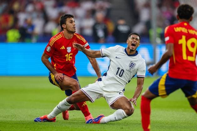BERLIN 14.07.2024 MECZ FINAL MISTRZOSTW EUROPY 2024: HISZPANIA - ANGLIA --- FINAL UEFA EURO, EM, Europameisterschaft,Fussball 2024 MATCH: SPAIN - ENGLAND NZ RODRI JUDE BELLINGHAM FOT. PATRYK PINDRAL 400MM.PL NEWSPIX.PL --- Newspix.pl  20240714_PP83_128A1895