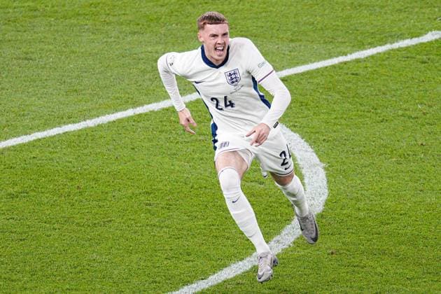 Cole Palmer of England celebrates scoring a goal for their side to make it 1-1 Spain v England, UEFA European Championship, EM, Europameisterschaft 2024, Final, Football, Olympiastadion, Berlin, Germany, 14 Jul 2024 EDITORIAL USE ONLY No use with unauthorised audio, video, data, fixture lists, club league logos or live services. Online in-match use limited to 120 images, no video emulation. No use in betting, games or single club league player publications. Copyright: xDavexShopland Shutterstockx 14583342ds
