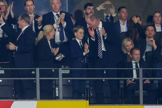 Goal celebration of William, Prince of Wales with son George to equalize 1 1, Spain vs England, Football, UEFA Euro 2024, Final, 14 07 2024 Berlin Berlin Germany Copyright: xkolbert-press ChristianxKolbertx
