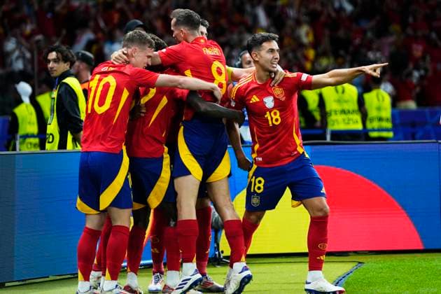 Spain v England: Final - UEFA EURO, EM, Europameisterschaft,Fussball 2024 Nico Williams left winger of Spain and Athletic Club Bilbao celebrates after scoring his team s first goal during the UEFA EURO 2024 final match between Spain and England at Olympiastadion on July 14, 2024 in Berlin, Germany. Berlin Germany  Copyright: xJosexBretonx originalFilename:bretonhernandez-spainven240714_npwNm.jpg