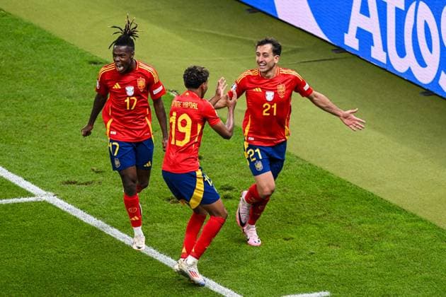 BERLIN - Mikel Oyarzabal of Spain celebrates the 2-1 during the UEFA EURO, EM, Europameisterschaft,Fussball 2024 Final match between Spain and England at the Olympiastadion on July 14, 2024 in Berlin, Germany. ANP Hollandse Hoogte UEFA EURO 2024 FINAL 2024 xVIxANPxSportx xGerritxvanxKeulenxIVx 503483877 originalFilename: 503483877.jpg