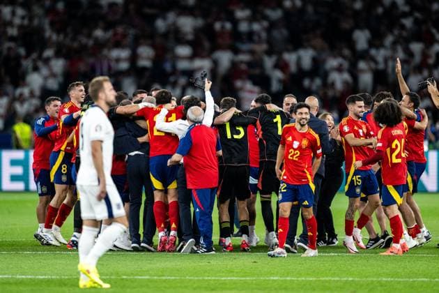 240714 Players of Spain celebrate after the UEFA Euro 2024 Football Championship final between Spain and England on July 14, 2024 in Berlin Photo Mathias Bergeld BILDBYRAN code MB MB0946 fotboll football soccer fotballs em europamästskap em uefa euro uefa european football championship euro 2024 final spanien spain england bbeng jubel  Copyright: MATHIASxBERGELD BB240714MB162