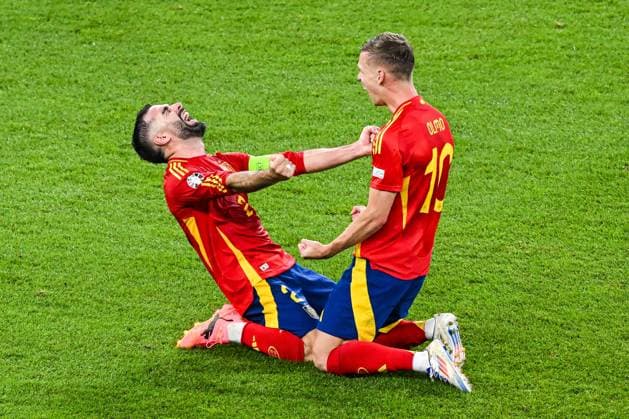 BERLIN - (l-r) Dani Carvajal of Spain, Dani Olmo of Spain celebrate victory during the UEFA EURO, EM, Europameisterschaft,Fussball 2024 Final match between Spain and England at the Olympiastadion on July 14, 2024 in Berlin, Germany. ANP Hollandse Hoogte UEFA EURO 2024 FINAL 2024 xVIxANPxSportx xGerritxvanxKeulenxIVx 503484336 originalFilename: 503484336.jpg