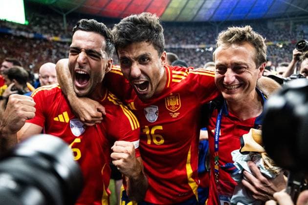 240714 Mikel Merino and Rodrigo Hernandez of Spain celebrate after the UEFA Euro 2024 Football Championship final between Spain and England on July 14, 2024 in Berlin Photo Mathias Bergeld BILDBYRAN code MB MB0946 fotboll football soccer fotballs em europamästerskap em uefa euro uefa european football championship euro 2024 final spanien spain england bbeng jubel  Copyright: MATHIASxBERGELD BB240714MB165