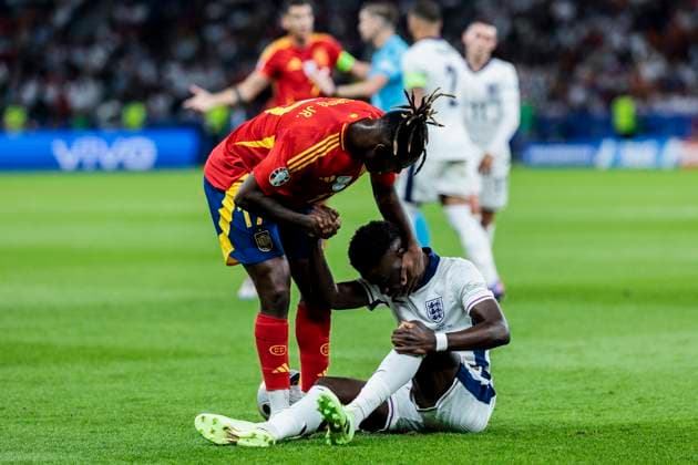 UEFA EURO 2024 Final Spain England 14 07 2024 Nico Williams Spain, 17 , Bukayo Saka England, 7 UEFA EURO 2024 Final Spain England Olympiastadion, Berlin on 14 07 2024 Copyright: xBEAUTIFULxSPORTS Wunderlx