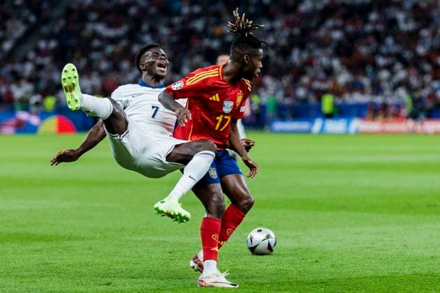 UEFA EURO 2024 Final Spain England 14 07 2024 Nico Williams Spain, 17 in duel with Bukayo Saka England, 7 UEFA EURO 2024 Final Spain England Olympiastadion, Berlin on 14 07 2024 Copyright: xBEAUTIFULxSPORTS Wunderlx