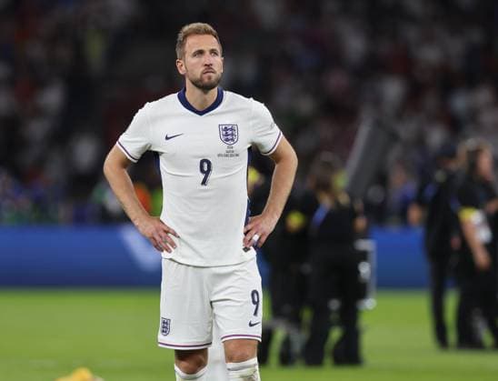 Spain v England UEFA EURO, EM, Europameisterschaft,Fussball 2024 Final Harry Kane of England at full time during the UEFA Euro 2024 Final between Spain and England at Olympiastadion, Berlin UK Newspapers OUT Copyright: xPaulxChestertonx FIL-20347-0296
