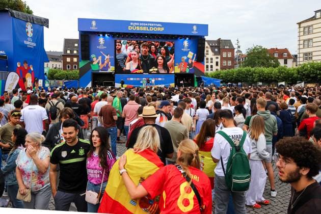 Fan Zone Burgplatz in Düsseldorf Public Viewing UEFA EURO 2024 Fianel Spain vs. England 14 07 2024 Fan Zone Burgplatz in Düsseldorf Public Viewing UEFA EURO 2024 Fianel Spain vs. England on 14 07 2024, Düsseldorf Copyright: xBEAUTIFULxSPORTS KennyxBeelex