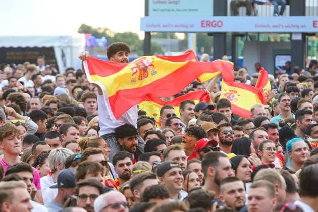 Fan Zone Burgplatz in Düsseldorf Public Viewing UEFA EURO 2024 Fianel Spain vs. England 14 07 2024 Fan Zone Burgplatz in Düsseldorf Public Viewing UEFA EURO 2024 Fianel Spain vs. England on 14 07 2024, Düsseldorf Copyright: xBEAUTIFULxSPORTS KennyxBeelex