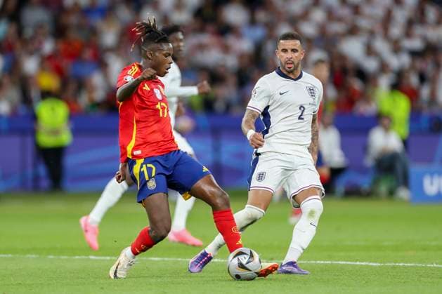 Spain v England Spain Midfielder Nico Williams Athletic Club Bilbao and England defender Kyle Walker during the Spain v England UEFA EURO, EM, Europameisterschaft,Fussball 2024 Final at the Olympiastadion Stadium, Berlin, Germany on 14 July 2024 Editorial use only. All images are copyright Every Second Media Limited. No images may be reproduced without prior permission. Copyright: xIMAGO EveryxSecondxMediax ESM-1060-0173