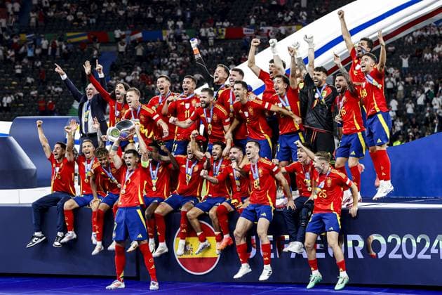 BERLIN, 14-07-2024, Olympia Stadium , European Football Championship Euro2024, final match no.51 between Spain and England. s15Spain player Alex Baena s2Spain player Daniel Carvajal s24Spain player Marc Cucurella s4Spain player Nacho s20Spain player Pedri s12Spain player Alejandro Grimaldo s16Spain player Rodrigo s14Spain player Aymeric Laporte s3Spain player Robin Le Normand s25Spain player Fermin Lopez s9Spain player Joselu s6Spain player Mikel Merino s7Spain player Alvaro Morata s19Spain player Lamine Yamal s22Spain player Jesus Navas s10Spain player Dani Olmo s21Spain player Mikel Oyarzabal s26Spain player Ayoze Perez s1Spain goalkeeper David Raya s13Spain goalkeeper Alejandro Remiro s8Spain player Fabian Ruiz s23Spain goalkeeper Unai Simon s11Spain player Ferran Torres s5Spain player Daniel Vivian s17Spain player Nico Williams s18Spain player Martin Zubimendi scSpain trainer coach Luis De La Fuente e8England player Trent Alexander Arnold e10England player Jude Bellingham e20England player Jarrod Bowen e15England player Lewis Dunk e21England player Eberechi Eze e11England player Phil Foden e16England player Conor Gallagher e22England player Joseph Gomez e18England player Anthony Gorden e6England player Marc Guehi e23England goalkeeper Dean Henderson e9England player Harry Kane e14England player Ezra Ngoyo Konsa e26England player Kobbie Mainoo e24England player Cole Palmer e1England goalkeeper Jordan Pickford e13England goalkeeper Aaron Ramsdale e4England player Declan Rice e7England player Bukayo Saka e3England player Luke Shaw e5England player John Stones e17England player Ivan Toney e12England player Kieran Trippier e2England player Kyle Walker e19England player Oliver Watkins e25England player Adam Wharton ecEngland coach Gareth Southgate Spain - England (Euro2024)  x25761714x Copyright: