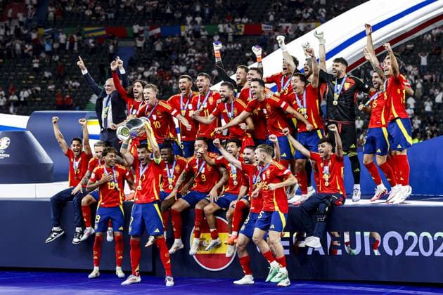 BERLIN, 14-07-2024, Olympia Stadium , European Football Championship Euro2024, final match no.51 between Spain and England. s15Spain player Alex Baena s2Spain player Daniel Carvajal s24Spain player Marc Cucurella s4Spain player Nacho s20Spain player Pedri s12Spain player Alejandro Grimaldo s16Spain player Rodrigo s14Spain player Aymeric Laporte s3Spain player Robin Le Normand s25Spain player Fermin Lopez s9Spain player Joselu s6Spain player Mikel Merino s7Spain player Alvaro Morata s19Spain player Lamine Yamal s22Spain player Jesus Navas s10Spain player Dani Olmo s21Spain player Mikel Oyarzabal s26Spain player Ayoze Perez s1Spain goalkeeper David Raya s13Spain goalkeeper Alejandro Remiro s8Spain player Fabian Ruiz s23Spain goalkeeper Unai Simon s11Spain player Ferran Torres s5Spain player Daniel Vivian s17Spain player Nico Williams s18Spain player Martin Zubimendi scSpain trainer coach Luis De La Fuente e8England player Trent Alexander Arnold e10England player Jude Bellingham e20England player Jarrod Bowen e15England player Lewis Dunk e21England player Eberechi Eze e11England player Phil Foden e16England player Conor Gallagher e22England player Joseph Gomez e18England player Anthony Gorden e6England player Marc Guehi e23England goalkeeper Dean Henderson e9England player Harry Kane e14England player Ezra Ngoyo Konsa e26England player Kobbie Mainoo e24England player Cole Palmer e1England goalkeeper Jordan Pickford e13England goalkeeper Aaron Ramsdale e4England player Declan Rice e7England player Bukayo Saka e3England player Luke Shaw e5England player John Stones e17England player Ivan Toney e12England player Kieran Trippier e2England player Kyle Walker e19England player Oliver Watkins e25England player Adam Wharton ecEngland coach Gareth Southgate Spain - England (Euro2024)  x25761728x Copyright: