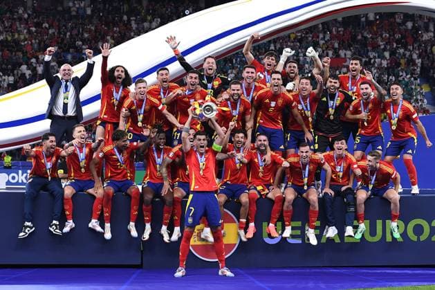 Soccer UEFA EURO 2024 Final Spain England on 14 07 2024 at the Olympiastadion Berlin in Berlin Winner UEFA EURO 2024 Spain Alvaro Morata Spain with the European Championship Cup with the Henri Delaunay Cup xRx