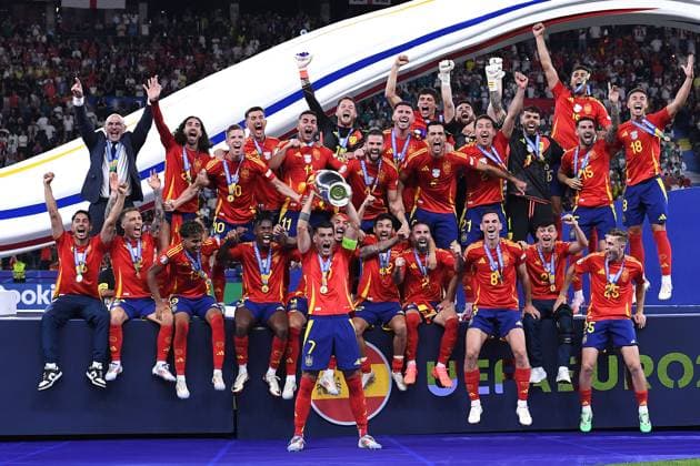 Soccer UEFA EURO 2024 Final Spain England on 14 07 2024 at the Olympiastadion Berlin in Berlin Winner UEFA EURO 2024 Spain Alvaro Morata Spain with the European Championship Cup with the Henri Delaunay Cup xRx