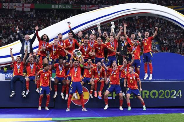 Soccer UEFA EURO 2024 Final Spain England on 14 07 2024 at the Olympiastadion Berlin in Berlin Winner UEFA EURO 2024 Spain Alvaro Morata Spain with the European Championship Cup with the Henri Delaunay Cup xRx
