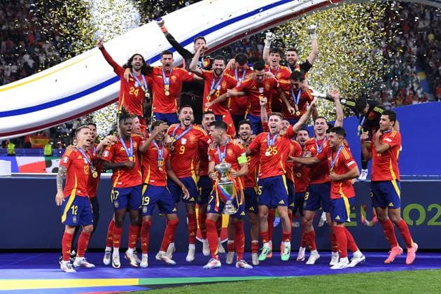 Soccer UEFA EURO 2024 Final Spain England on 14 07 2024 at the Olympiastadion Berlin in Berlin Winner UEFA EURO 2024 Spain Alvaro Morata Spain with the European Championship Cup with the Henri Delaunay Cup xRx