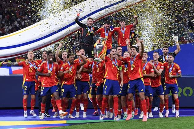 Soccer UEFA EURO 2024 Final Spain England on 14 07 2024 at the Olympiastadion Berlin in Berlin Winner UEFA EURO 2024 Spain Alvaro Morata Spain with the European Championship Cup with the Henri Delaunay Cup xRx