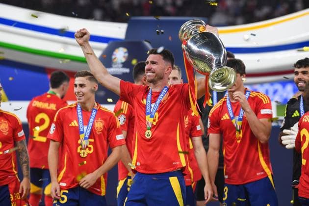 Football, Men, Season 2023 24, UEFA Euro EM 2024, Final in Berlin, Spain England, Aymeric Laporte Spain celebrate after winning the UEFA European Championship 2024 with the trophy , 14 07 2024, Copyright: xSebastianxRäppold MatthiasxKochx