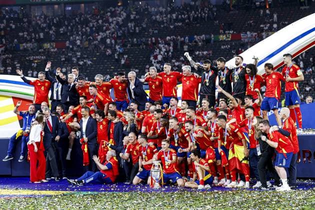 BERLIN, 14-07-2024, Olympia Stadium , European Football Championship Euro2024, final match no.51 between Spain and England. s15Spain player Alex Baena s2Spain player Daniel Carvajal s24Spain player Marc Cucurella s4Spain player Nacho s20Spain player Pedri s12Spain player Alejandro Grimaldo s16Spain player Rodrigo s14Spain player Aymeric Laporte s3Spain player Robin Le Normand s25Spain player Fermin Lopez s9Spain player Joselu s6Spain player Mikel Merino s7Spain player Alvaro Morata s19Spain player Lamine Yamal s22Spain player Jesus Navas s10Spain player Dani Olmo s21Spain player Mikel Oyarzabal s26Spain player Ayoze Perez s1Spain goalkeeper David Raya s13Spain goalkeeper Alejandro Remiro s8Spain player Fabian Ruiz s23Spain goalkeeper Unai Simon s11Spain player Ferran Torres s5Spain player Daniel Vivian s17Spain player Nico Williams s18Spain player Martin Zubimendi scSpain trainer coach Luis De La Fuente e8England player Trent Alexander Arnold e10England player Jude Bellingham e20England player Jarrod Bowen e15England player Lewis Dunk e21England player Eberechi Eze e11England player Phil Foden e16England player Conor Gallagher e22England player Joseph Gomez e18England player Anthony Gorden e6England player Marc Guehi e23England goalkeeper Dean Henderson e9England player Harry Kane e14England player Ezra Ngoyo Konsa e26England player Kobbie Mainoo e24England player Cole Palmer e1England goalkeeper Jordan Pickford e13England goalkeeper Aaron Ramsdale e4England player Declan Rice e7England player Bukayo Saka e3England player Luke Shaw e5England player John Stones e17England player Ivan Toney e12England player Kieran Trippier e2England player Kyle Walker e19England player Oliver Watkins e25England player Adam Wharton ecEngland coach Gareth Southgate Spain - England (Euro2024)  x25761754x Copyright: