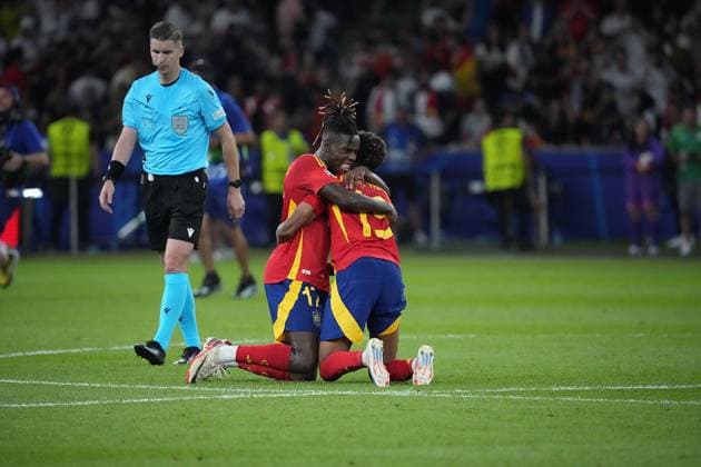 14 07 2024, Olympiastadion, Berlin, GER, EM UEFA 2024, Final, Spain vs England, in the picture The Spanish team celebrates winning the European Championship 2024 Defodi 506 20240714 hbr 8030 Defodi-506