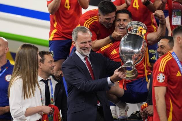 King Felipe VI of Spain with the trophy after a final match between Spain and England at the Euro 2024 soccer tournament in Berlin at Olympiastadium, Germany, Sunday, July 14, 2024 - Soccer .  Copyright: xFabioxFerrari LaPressex