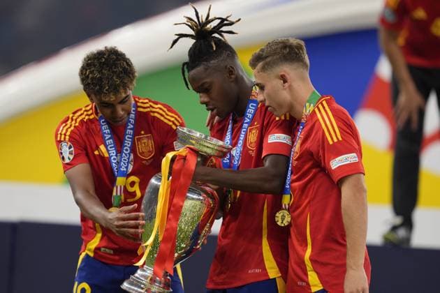 Spain s players after a final match between Spain and England at the Euro 2024 soccer tournament in Berlin at Olympiastadium, Germany, Sunday, July 14, 2024 - Soccer .  Copyright: xFabioxFerrari LaPressex