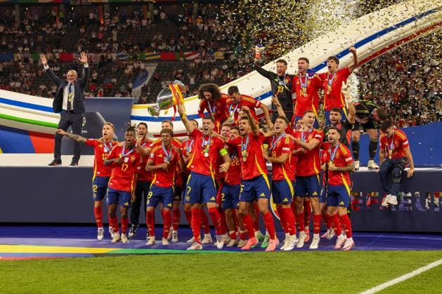 The Spanish team celebrates the title European Champion, Spain vs England, Football, UEFA Euro 2024, Final, 14 07 2024 Berlin Berlin Germany Copyright: xkolbert-press ChristianxKolbertx