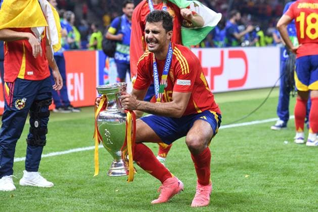 Soccer UEFA EURO 2024 Final Spain England on 14 07 2024 at the Olympiastadion Berlin in Berlin Rodri Spain with the European Championship Cup with the Henri Delaunay Cup xRx