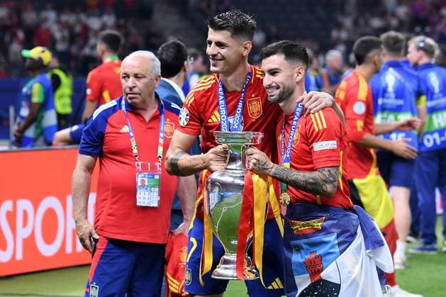 Soccer UEFA EURO 2024 Final Spain England on 14 07 2024 at the Olympiastadion Berlin in Berlin Alvaro Morata Spain , left with the European Championship Cup with the Henri Delaunay Cup xRx