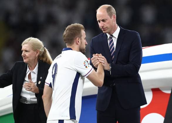 14 07 2024, xtgx, European Football Championship 2024 Final, Spain England emspor, v l Harry Kane England , Prince of Wales William HRH Prince William Arthur Philip Louis, Prince of Wales, Duke of Cornwall, Duke of Rothesay and Duke of Cambridge disappointed, disappointed looking, dissapointed UEFA REGULATES PROHIBIT ANY USE OF PHOTOGRAPHS AS IMAGE SEQUENCES AND OR QUASI VIDEO Berlin