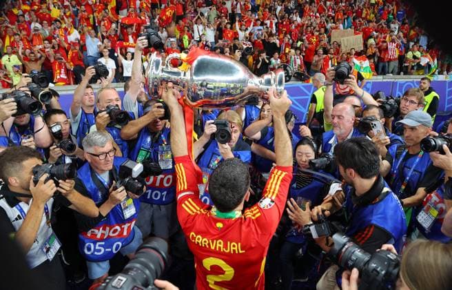 Spain England UEFA EURO 2024 Final Berlin, 14 07 2024, Olympiastadion, UEFA EURO 2024 Germany, Final, Spain ESP England ENG 2 1 1 0 , In the picture Spain is European Champion of UEFA Euro 2024 cheering Spain Dani Carvajal 2, ESP ,