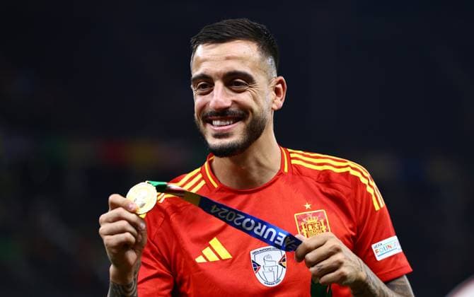 Joselu of Spain celebrates winning the 2024 UEFA European Football Championship Spain v England, UEFA European Championship, EM, Europameisterschaft 2024, Final, Football, Olympiastadion, Berlin, Germany, 14 Jul 2024 EDITORIAL USE ONLY No use with unauthorised audio, video, data, fixture lists, club league logos or live services. Online in-match use limited to 120 images, no video emulation. No use in betting, games or single club league player publications.  Copyright: xMichaelxZemanek Shutterstockx 14583343fl
