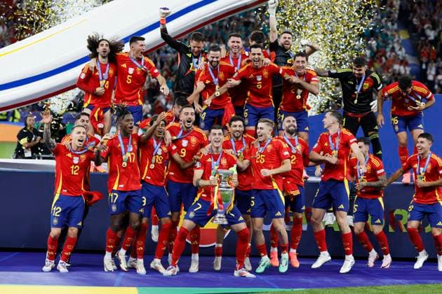 Spain v England: Final - UEFA EURO, EM, Europameisterschaft,Fussball 2024 Alvaro Morata and Spanish team celebrate with trophy after winning the UEFA EURO 2024 final match between Spain and England at Olympiastadion on July 14, 2024 in Berlin, Germany. Berlin Olympiastadion Germany Germany Copyright: xRichardxSellers Sportsphoto APLx 14045757