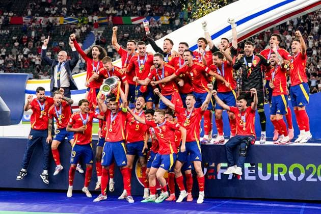 2024-07-14 Spain v England - UEFA EURO, EM, Europameisterschaft,Fussball 2024 Final BERLIN, GERMANY - JULY 14: Players of Spain winner of EURO 2024, David Raya of Spain, Daniel Carvajal of Spain, Robin Le Normand of Spain, Nacho Fernandez of Spain, Daniel Vivian of Spain, Mikel Oyarzabal of Spain, Alvaro Morata of Spain, Fabian Ruiz of Spain, Joselu of Spain, Dani Olmo of Spain, Ferran Torres of Spain, Alejandro Grimaldo of Spain, Alex Remiro of Spain, Aymeric Laporte of Spain, Alejandro Baena of Spain, Rodri of Spain, Nico Williams of Spain, Martin Zubimendi of Spain, Lamine Yamal of Spain, Jesus Navas of Spain, Unai Simon of Spain, Marc Cucurella of Spain, Fermin Lopez of Spain, Ayozo Perez of Spain, Head Coach Luis de la Fuente of Spain during the UEFA EURO 2024 Final match between Spain and England at Olympiastadion on July 14, 2024 in Berlin, Germany. Berlin Olympiastadion Germany Content not available for redistribution in The Netherlands directly or indirectly through any third parties. Copyright: xAndrexWeeningx