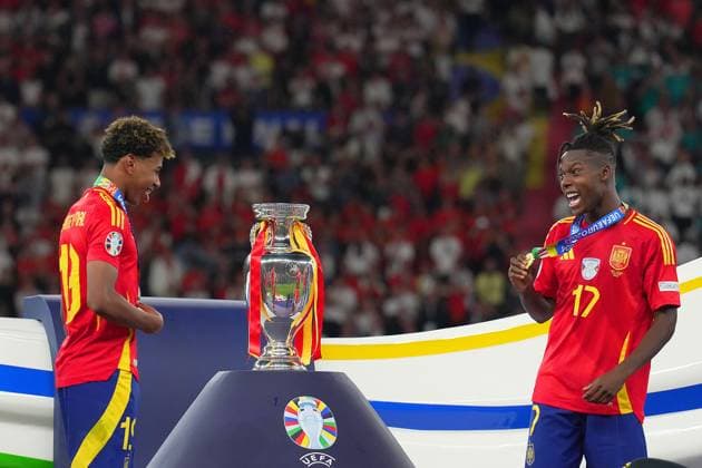 Spain s Nico Williams , Spain s Lamine Yamal during the Euro 2024 soccer match between Spain and England at the Olympiastadion, Berlin , Germany - Sunday , July 14 , 2024. - Soccer .  Copyright: xSpada LaPressex