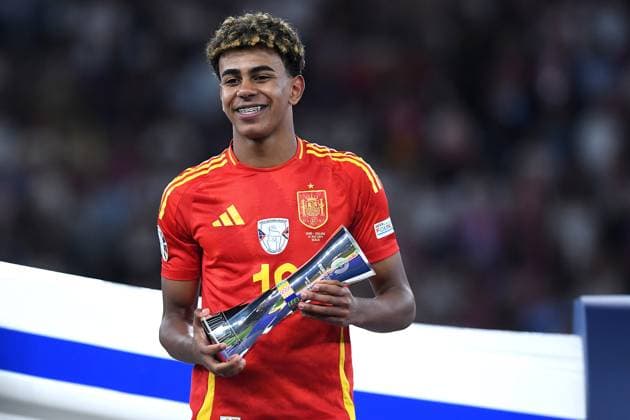 Soccer UEFA EURO 2024 Final Spain England on 14 07 2024 at Olympiastadion Berlin in Berlin Lamine Yamal Spain best young player of the tournament xRx