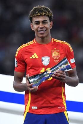 Soccer UEFA EURO 2024 Final Spain England on 14 07 2024 at Olympiastadion Berlin in Berlin Lamine Yamal Spain best young player of the tournament xRx