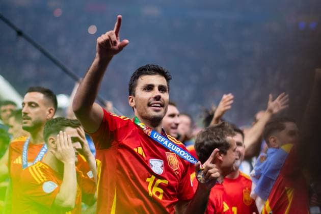 Rodrigo Rodri Hernandez Cascante Spain, 16 celebrates victory and title as European Champion, GER, Spain ESP vs England ENG , European Football Championship, UEFA EURO 2024, Final, 14 07 2024 GER, Spain ESP vs England ENG , European Football Championship, UEFA EURO 2024, Final, 14 07 2024 Berlin Copyright: xEibner-Pressefoto Memmlerx EP_MMR