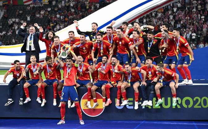 Football, European Championship, EURO 2024, Final, Olympiastadion Berlin Spain England 2 1 Award ceremony Spain, Alvaro Morata SPA with trophy Cheers, joy, action