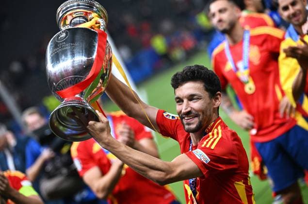 Football, European Championship, EURO 2024, Final, Olympiastadion Berlin Spain England 2 1 Award ceremony Spain, Jesus Navas SPA with trophy Cheers, joy, action