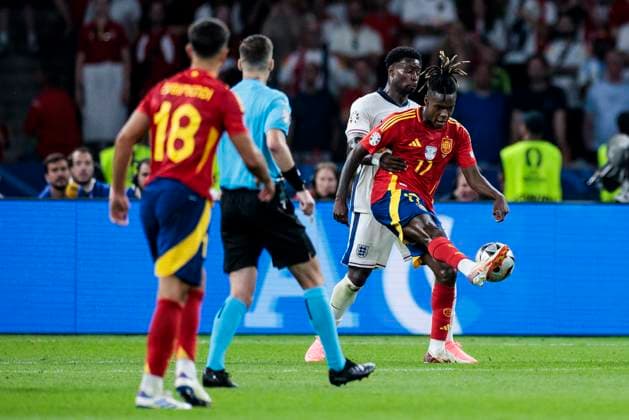 UEFA EURO 2024 Final Spain England 14 07 2024 Marc Guehi England, 6 , Nico Williams Spain, 17 UEFA EURO 2024 Final Spain England Olympiastadion, Berlin on 14 07 2024 Copyright: xBEAUTIFULxSPORTS Wunderlx