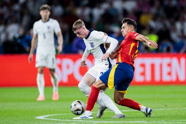 UEFA EURO 2024 Final Spain England 14 07 2024 Cole Palmer England, 24 , Martin Zubimendi Spain, 18 UEFA EURO 2024 Final Spain England Olympiastadion, Berlin on 14 07 2024 Copyright: xBEAUTIFULxSPORTS Wunderlx