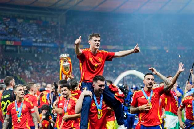 Spain v England: Final - UEFA EURO, EM, Europameisterschaft,Fussball 2024 Gavi of Spain and FC Barcelona, Barca celebrate after their team s victory in the UEFA EURO 2024 final match between Spain and England at Olympiastadion on July 14, 2024 in Berlin, Germany. Berlin Germany  Copyright: xJosexBretonx originalFilename:bretonhernandez-spainven240715_npOfn.jpg