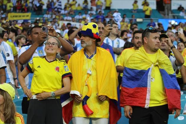 RECORD DATE NOT STATED Copa America 2024 Final : Argentina vs Colombia . (SPO) Copa America 2024 Final : Argentina vs Colombia . July 14, 2024, Miami, Florida, USA: Fans movement before soccer match between Argentina and Colombia valid for the final of 2024 Copa America championship at Hard Rock stadium in Miami. Fans had difficulty to get into the stadium as the gates were closed intermittently and even for media Corps as well. It however didn™t stop some of them having fun, eating, dancing and singing. Credit: Niyi Fote Thenews2 (Foto: Niyi Fote Thenews2 imago images) SPO  Copyright: xNiyixFotex